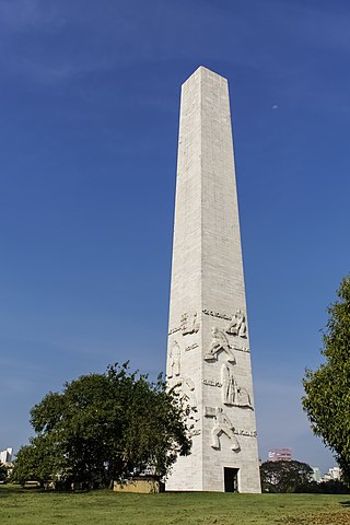 Obelisco Mausoléu aos Heróis de 32