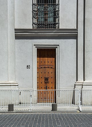 Puerta Morandé 80