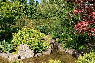Japanischer Garten des zusammenfließenden Wassers