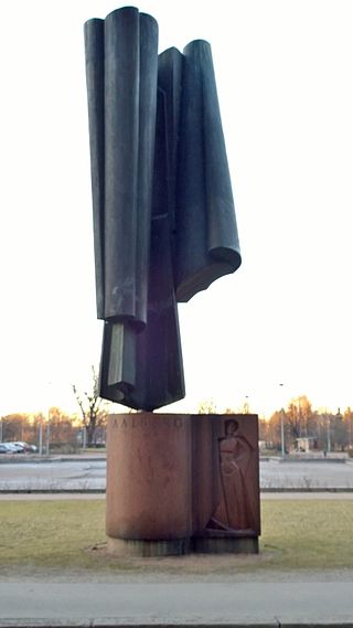 Esirippu / Ida Aalbergin muistomerkki