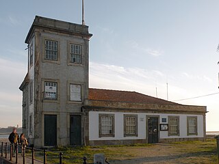 Farol de São Miguel-o-Anjo