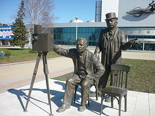 Памятник братьям Люмьер