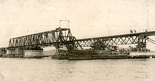 Дамба старого Керченского железнодорожного моста