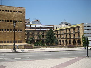 Portada antiguo convento de Santa Clara