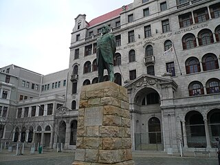 Statue of Jan Hendrik Hofmeyr