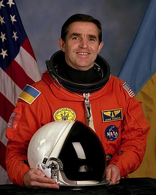 Пам'ятний знак на честь першого космонавта України Леоніда Каденюка